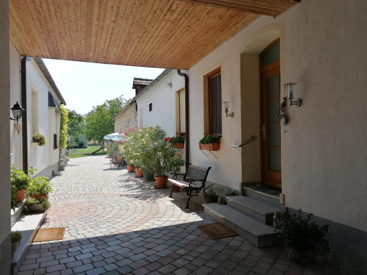 Gaestehaus Anita Breitenbrunn am Neusiedler See Exterior foto