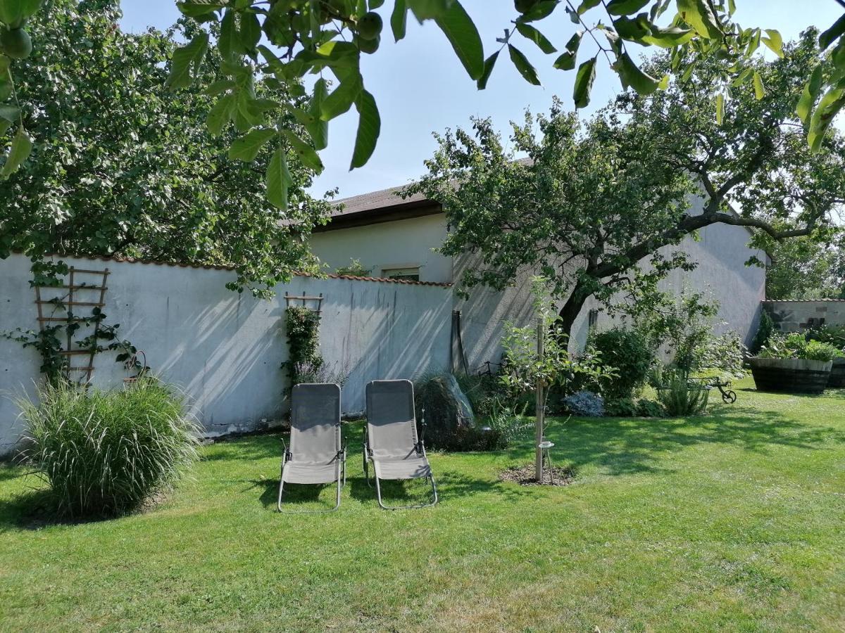Gaestehaus Anita Breitenbrunn am Neusiedler See Exterior foto